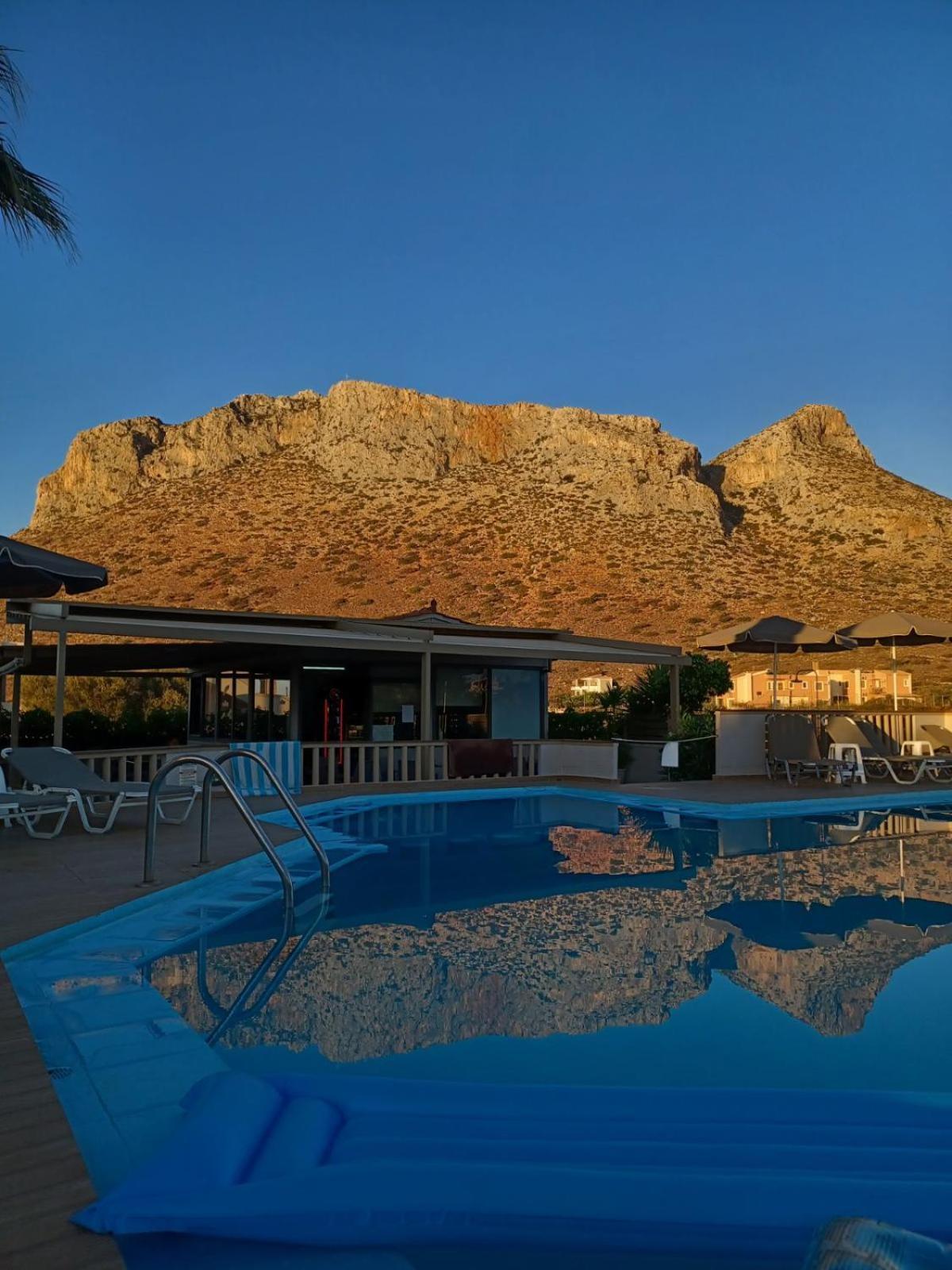 Cathrin Suites Stavros  Exterior photo